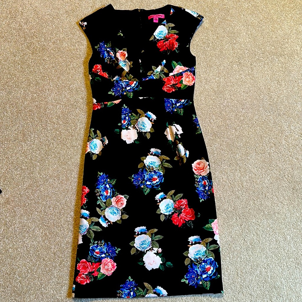 NWOT Betsey Johnson floral sleeveless midi dress, size 2